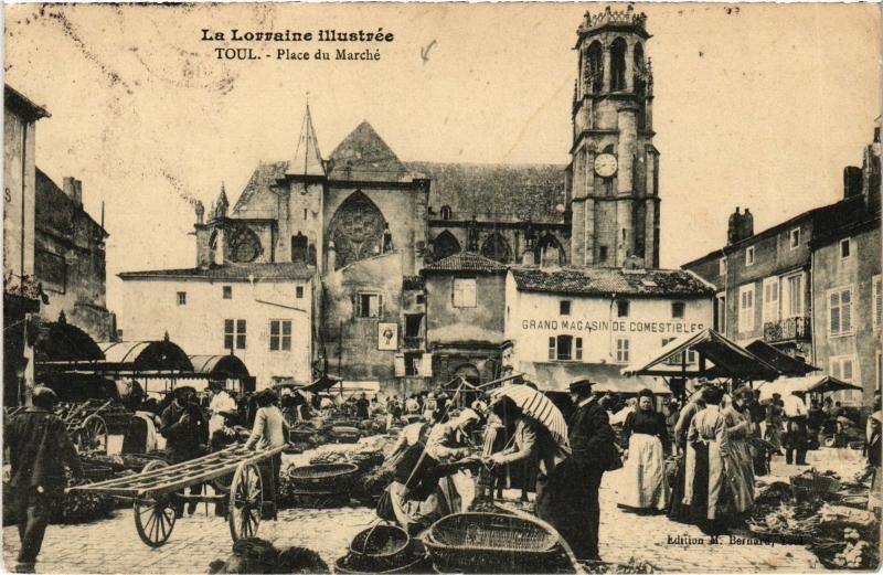 Carte postale ancienne Toul Place du Marche