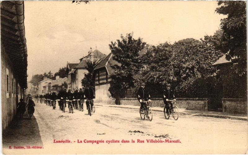 Carte postale ancienne Luneville Compagnie Cycliste