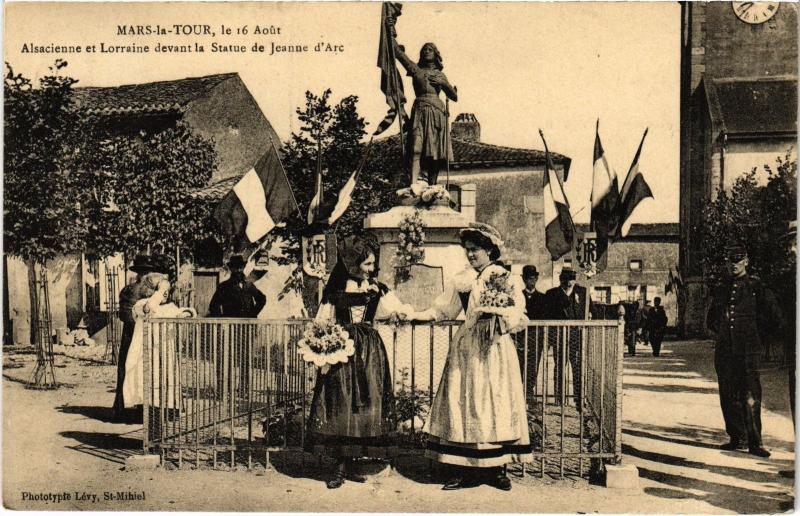 Carte postale ancienne Mars la Tour Statue de Jeanne d'Arc à Mars-la-Tour