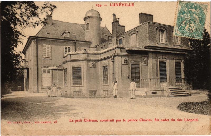 Carte postale ancienne Luneville le chateau