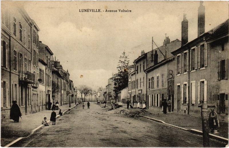 Carte postale ancienne Luneville Avenue Voltaire