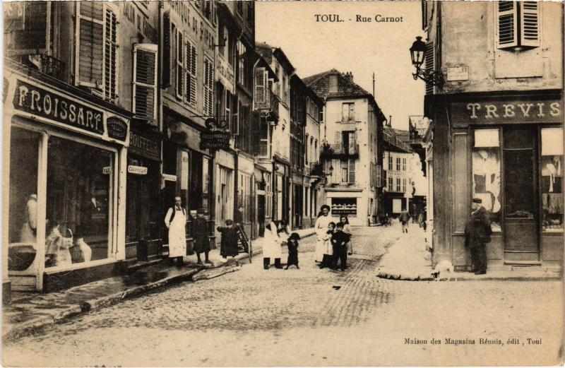 Carte postale ancienne Toul Rue Carnot