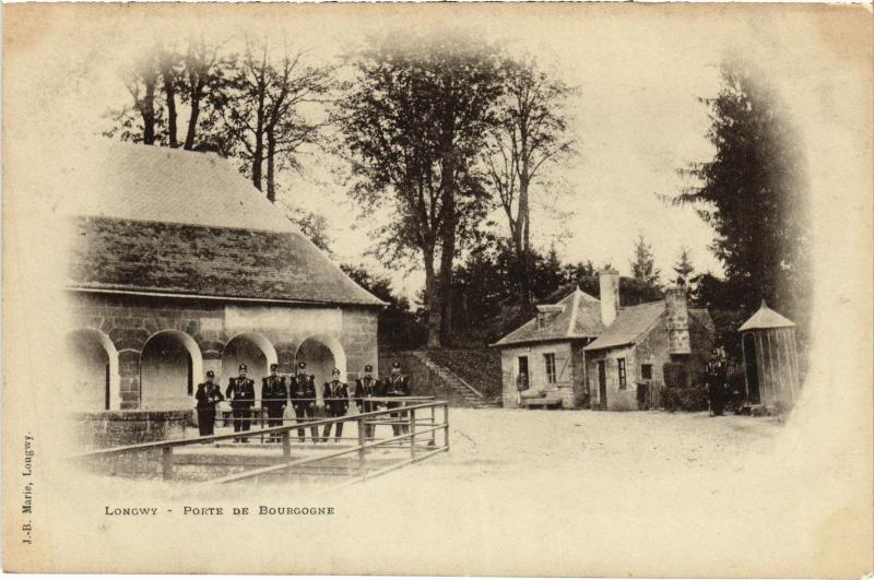 Carte postale ancienne Longwy Porte de Bourgogne à Longwy