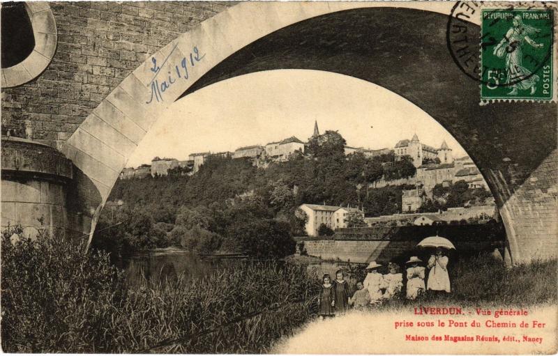 Carte postale ancienne Liverdun vue generale à Liverdun