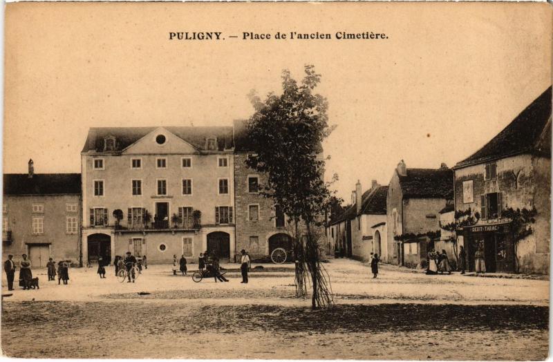 Carte postale ancienne Puligny Place de l'Ancien Cimetiere