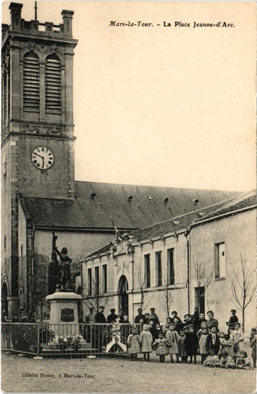 Carte postale ancienne Mars la Tour Place Jeanne d'Arc à Mars-la-Tour