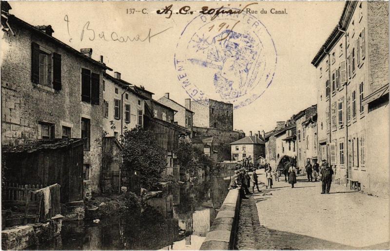 Carte postale ancienne Baccarat Rue du Canal à Baccarat