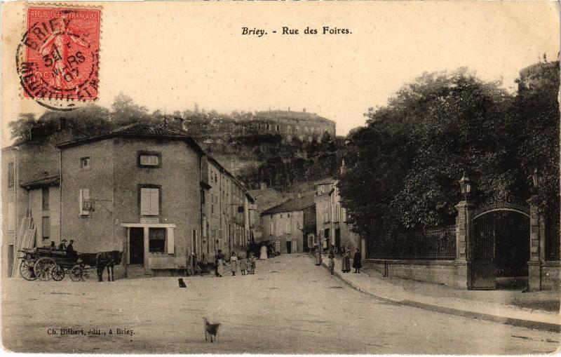 Carte postale ancienne Briey Rue des Foires