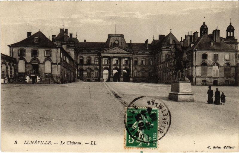 Carte postale ancienne Luneville le chateau