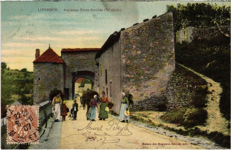 Carte postale ancienne Liverdun ancienne porte à Liverdun