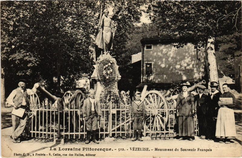 Carte postale ancienne Vezelise Monument du Souvenir Francais