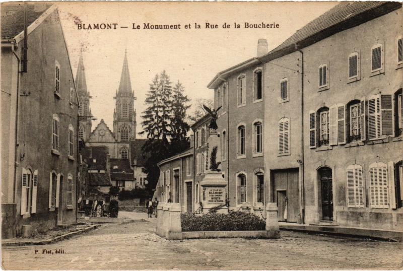 Carte postale ancienne Blamont le Monument et la Rue de la Boucherie