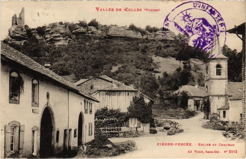 Carte postale ancienne Pierre Percee Eglise et Chateau