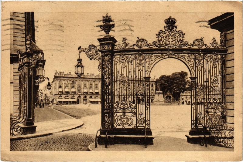 Carte postale ancienne Nancy Place Stanislas à Nancy
