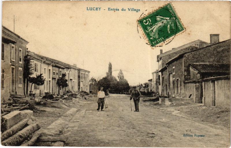 Carte postale ancienne Lucey entree du village à Lucey