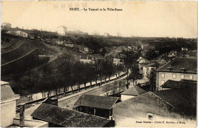 Carte postale ancienne Briey le tunnel et la ville basse
