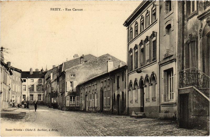 Carte postale ancienne Briey Rue Carnot