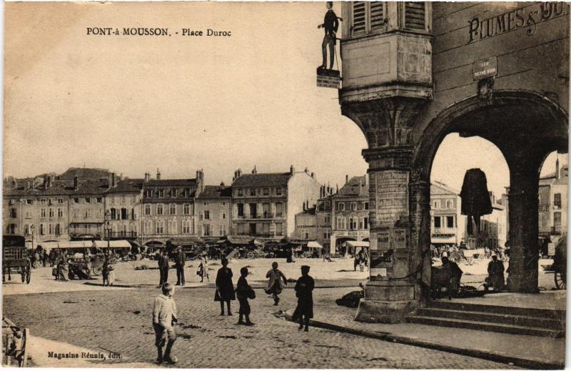 Carte postale ancienne Pont a Mousson Place Duroc à Mousson