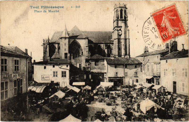 Carte postale ancienne Toul Place du Marche