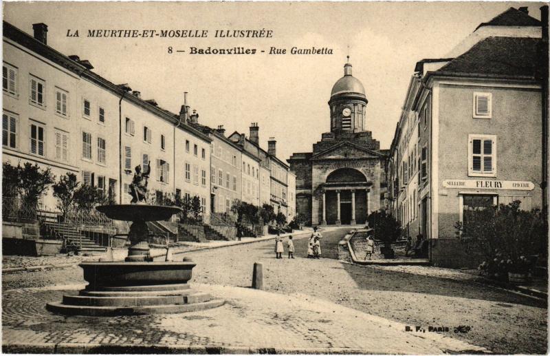 Carte postale ancienne Badonviller Rue Gambetta à Badonviller