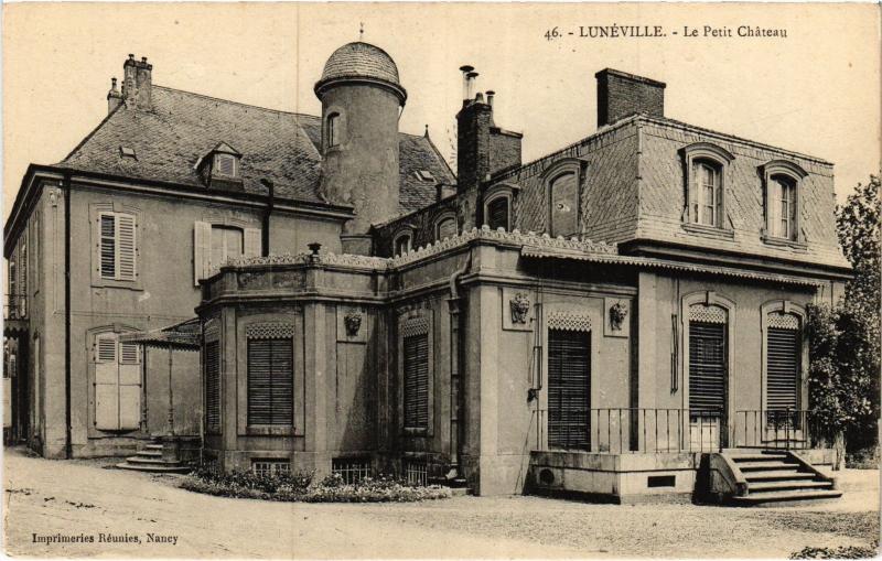 Carte postale ancienne Luneville le chateau