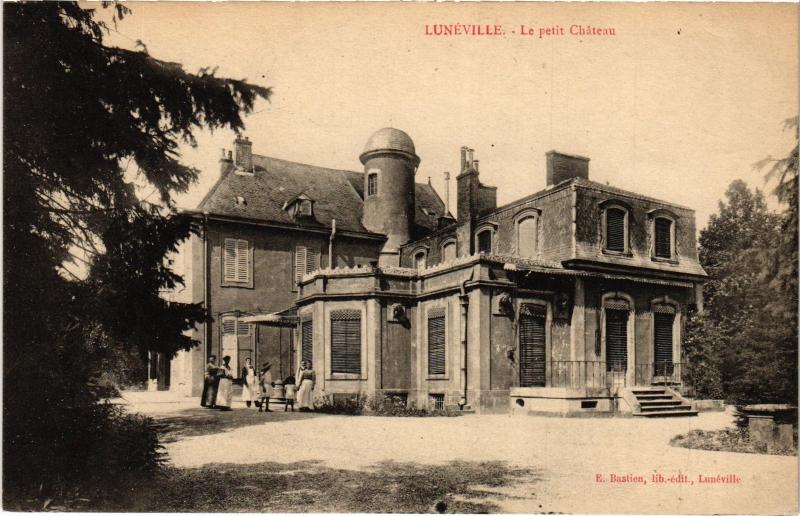 Carte postale ancienne Luneville le chateau