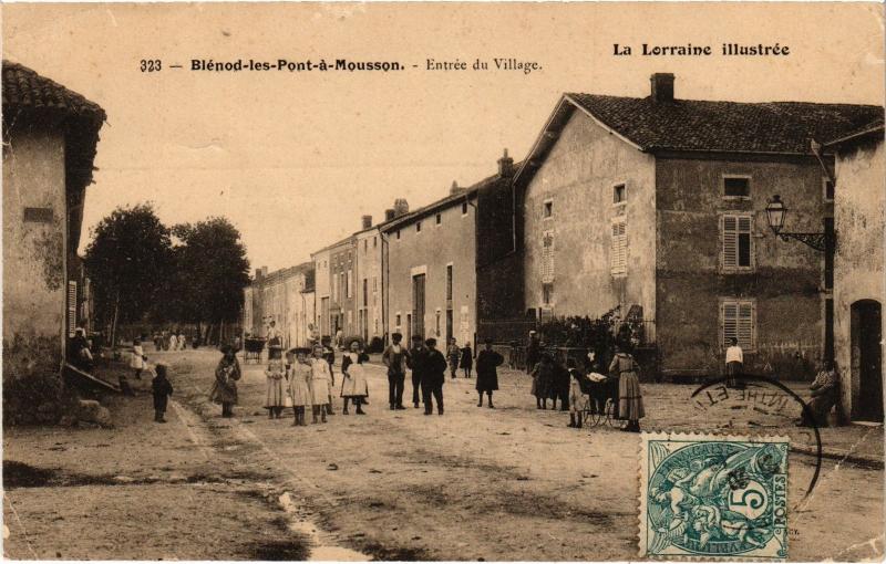 Carte postale ancienne Blenod entree du village