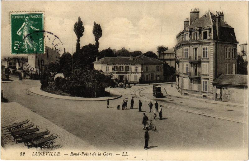 Carte postale ancienne Luneville Rond Point de la Gare