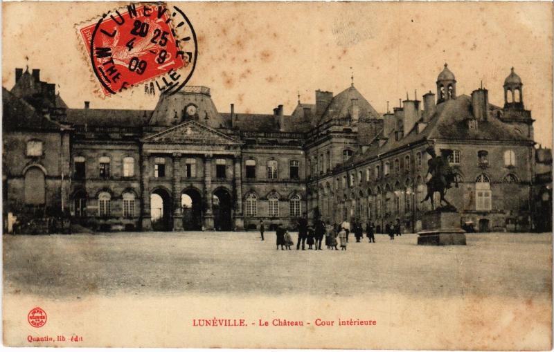 Carte postale ancienne Luneville le chateau