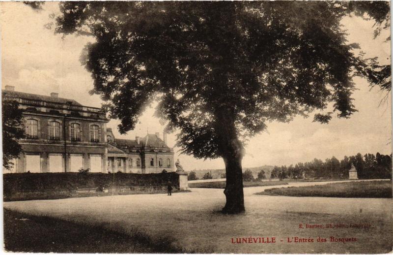 Carte postale ancienne Luneville entree des Bosquets
