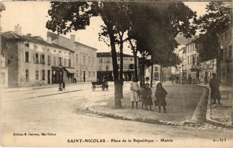 Carte postale ancienne St Nicolas du Port Place de la Republique