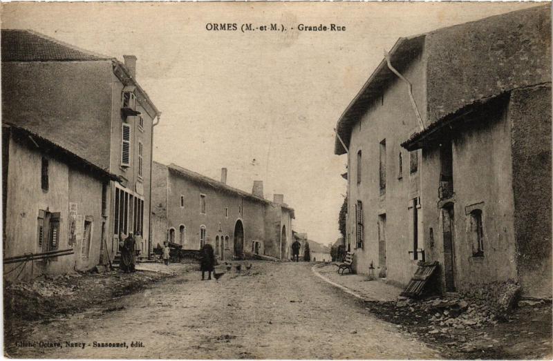 Carte postale ancienne Ormes Grande Rue