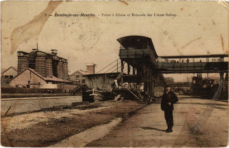 Carte postale ancienne Dombasle Estacade des Usines Solvay