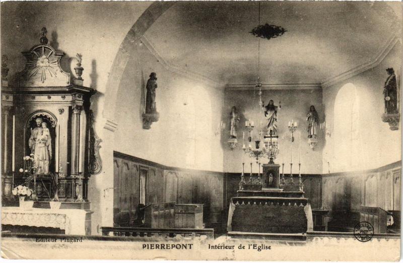 Carte postale ancienne Pierrepont interieur de l'Eglise à Pierrepont