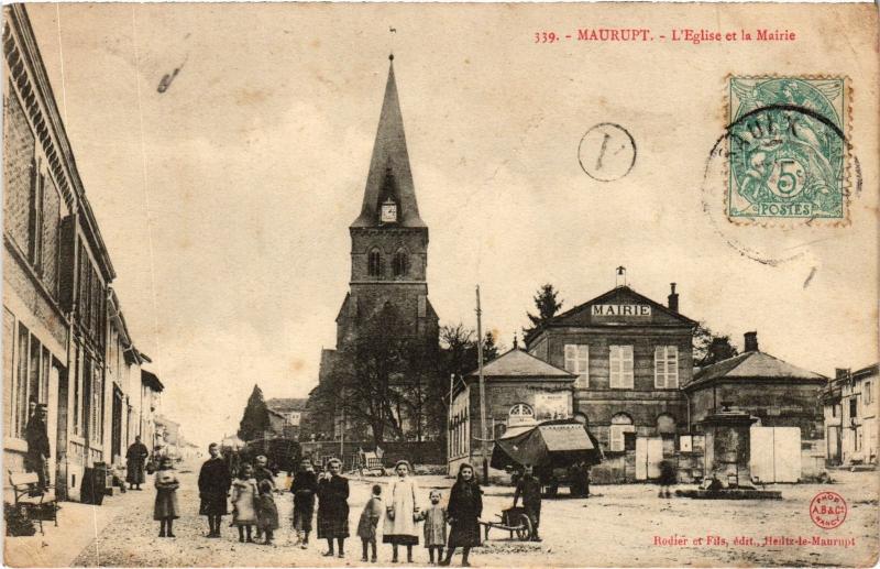 Carte postale ancienne Maurupt Eglise et la Mairie