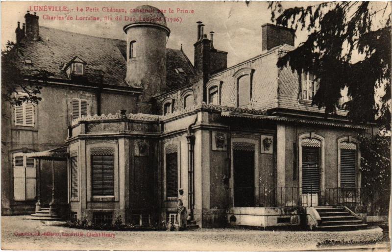 Carte postale ancienne Luneville le chateau