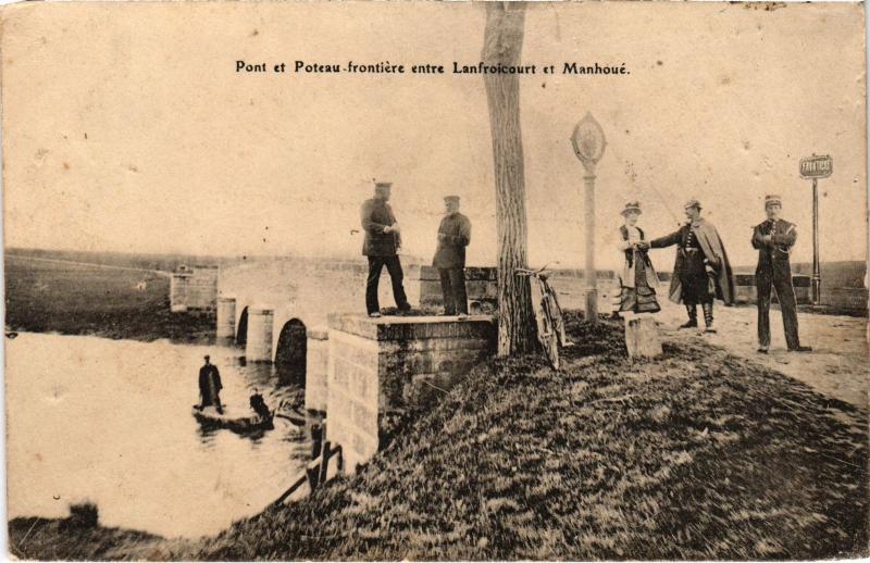 Carte postale ancienne Pont et Poteau frontiere entre Lanfroicourt à Lanfroicourt