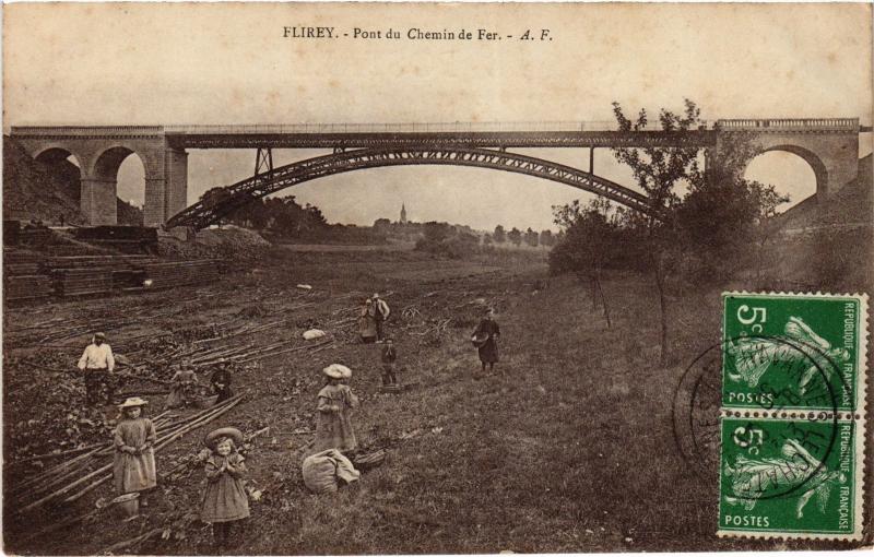Carte postale ancienne Flirey Pont du Chemin de fer à Flirey
