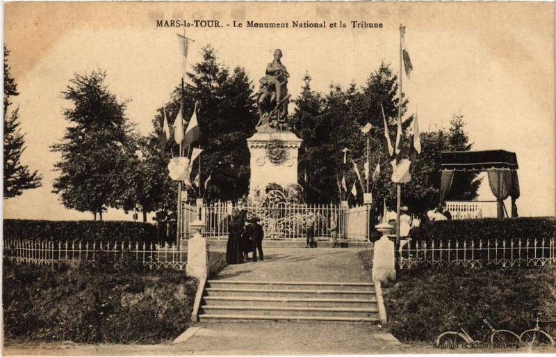 Carte postale ancienne Mars la Tour Monument National et la Tribune à Mars-la-Tour