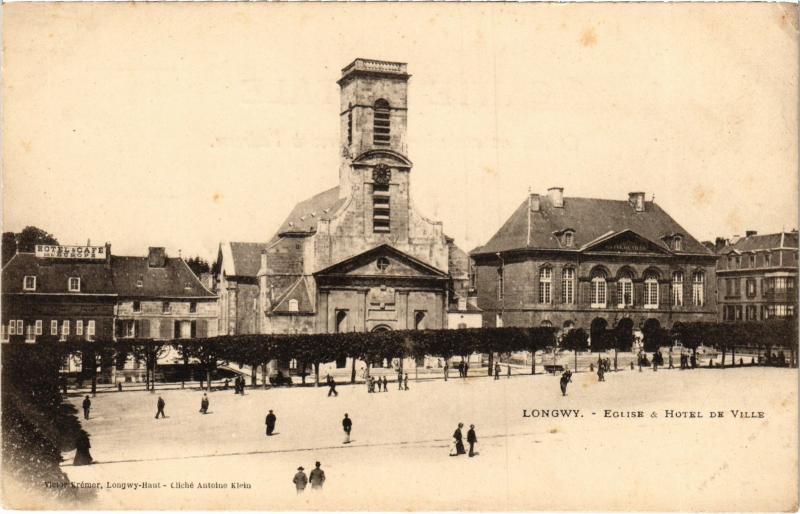 Carte postale ancienne Longwy Eglise et Hotel de Ville à Longwy