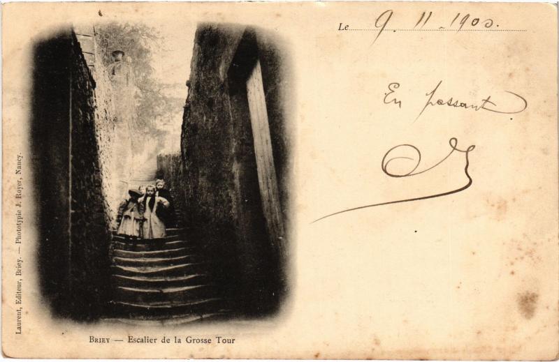 Carte postale ancienne Briey escalier de la Grosse Tour