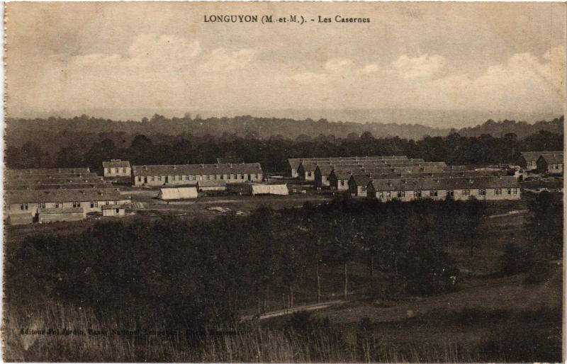 Carte postale ancienne Longuyon les Casernes à Longuyon