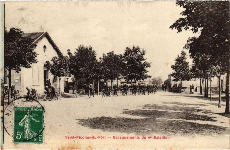 Carte postale ancienne St Nicolas du Port Baraquements du 4e Bataillon