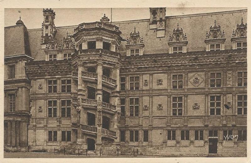 Carte postale ancienne Château de Blois - Escalier François 1er à Blois
