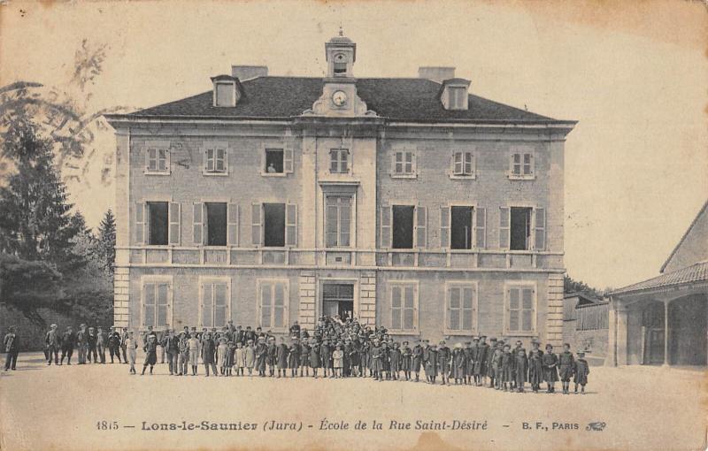 Carte postale ancienne Lons Le Saunier - Ecole De La Rue Saint Desire à Lons-le-Saunier