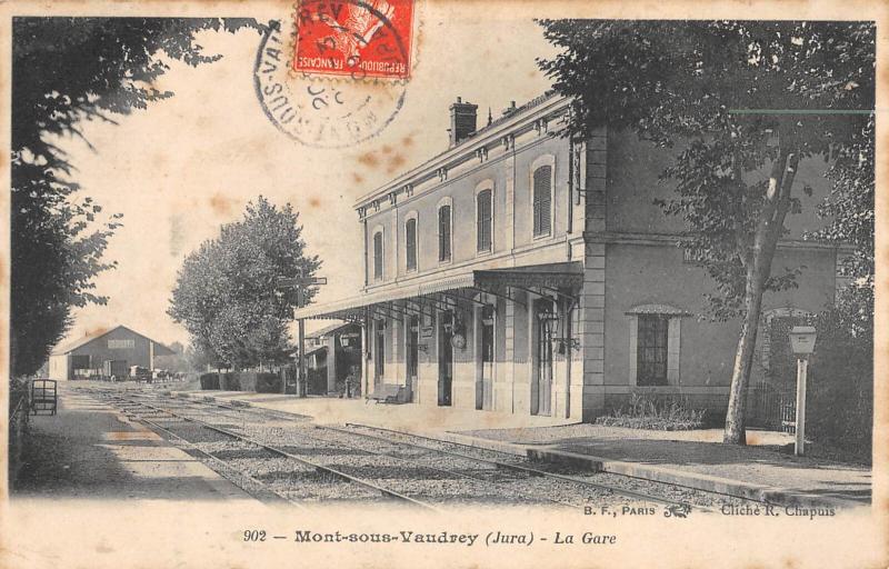 Carte postale ancienne Mont Sous Vaudrey - La Gare à Mont-sous-Vaudrey