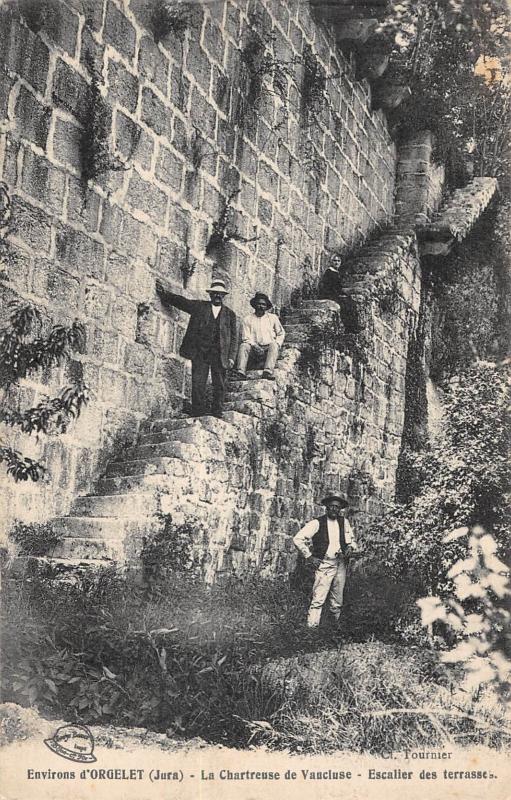 Carte postale ancienne Environs D'Orgelet - La Chartreuse De Vaucluse - Escalier De La Terrasse à Orgelet