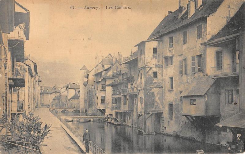 Carte postale ancienne Annecy - Les Canaux à Annecy
