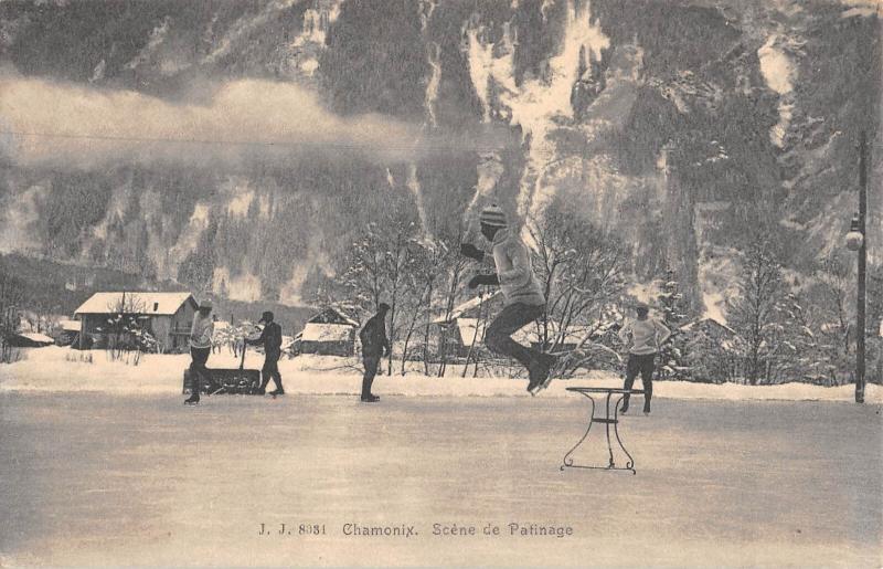 Carte postale ancienne Chamonix - Scene De Patinage
