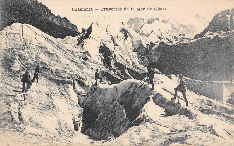 Carte postale ancienne Chamonix - Traversee De La Mer De Glace